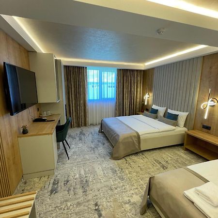 Hotel Rk Ghimbav 외부 사진