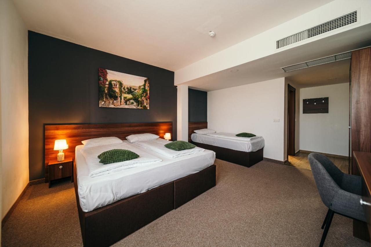 Hotel Rk Ghimbav 외부 사진