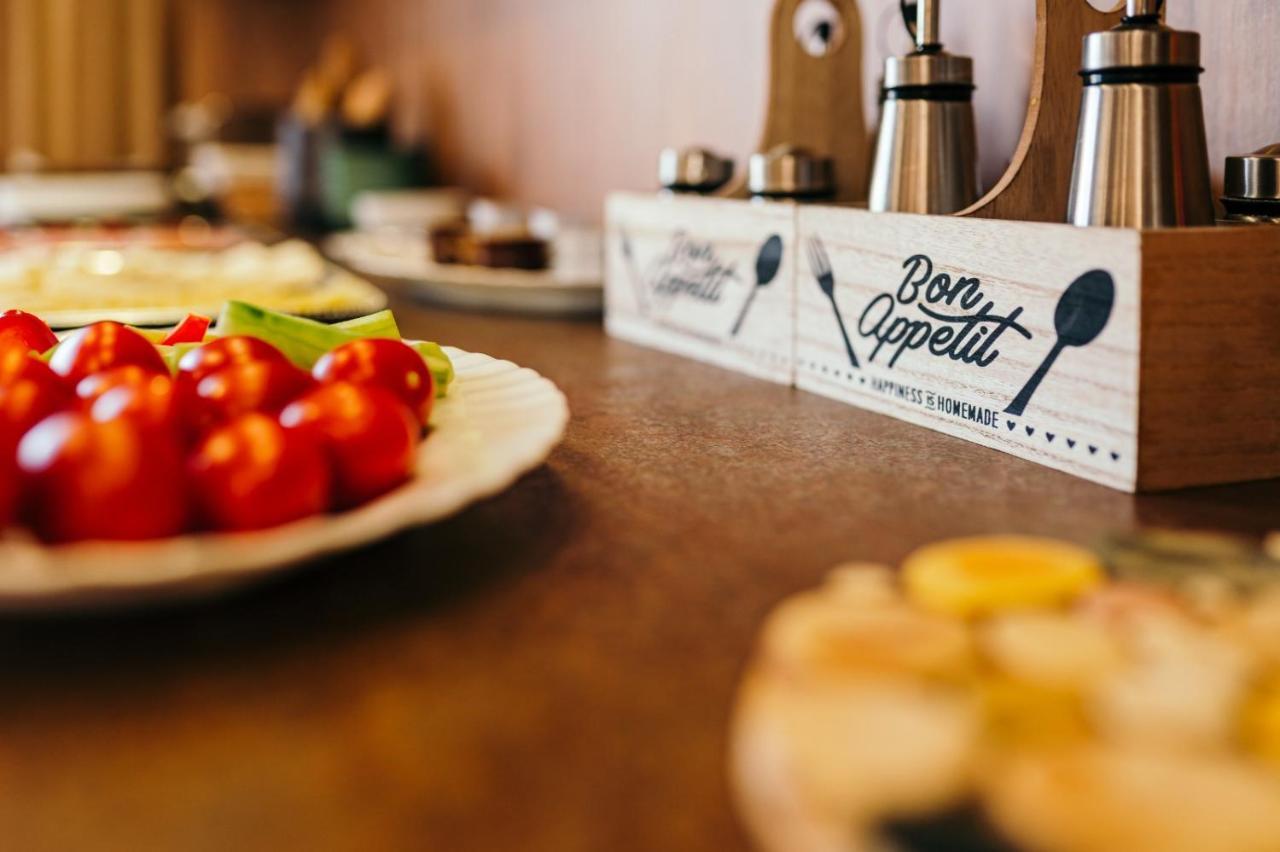 Hotel Rk Ghimbav 외부 사진