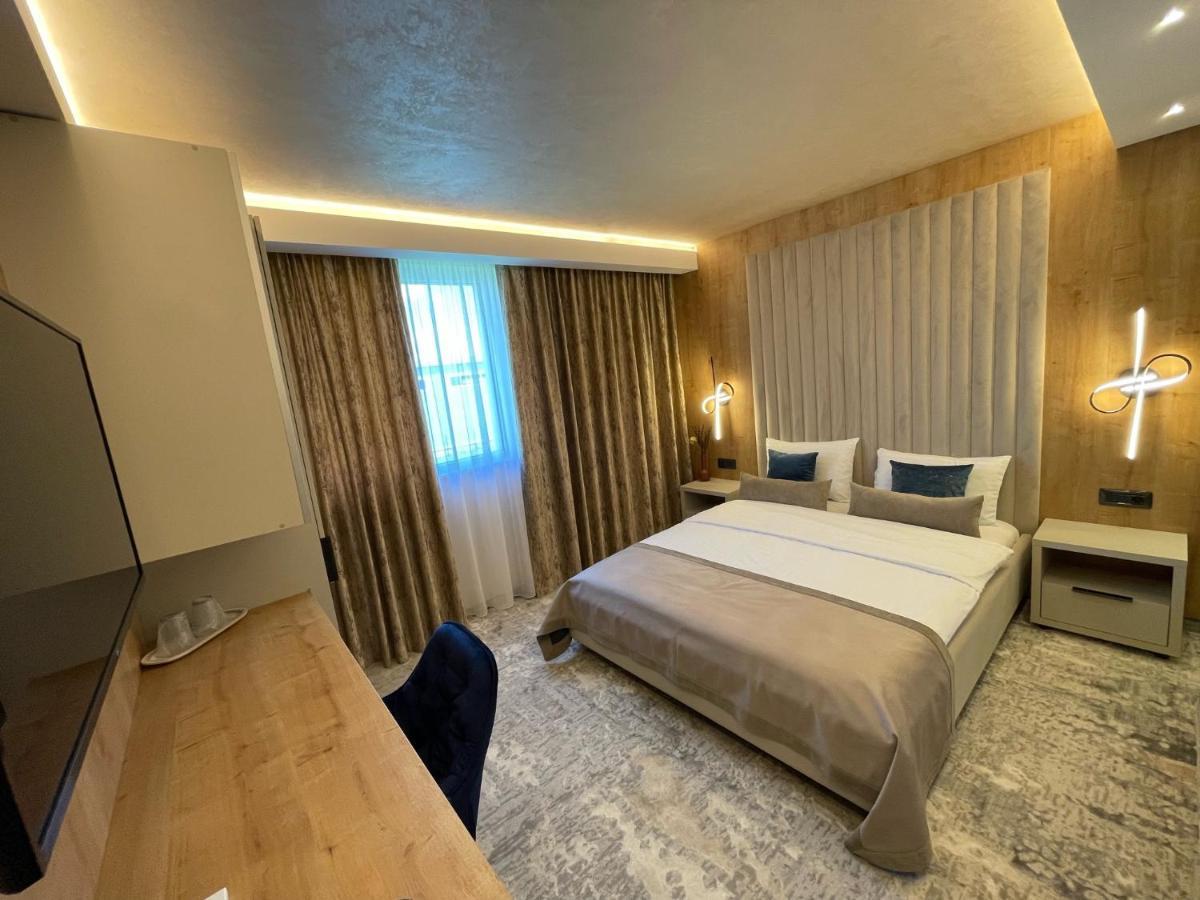 Hotel Rk Ghimbav 외부 사진