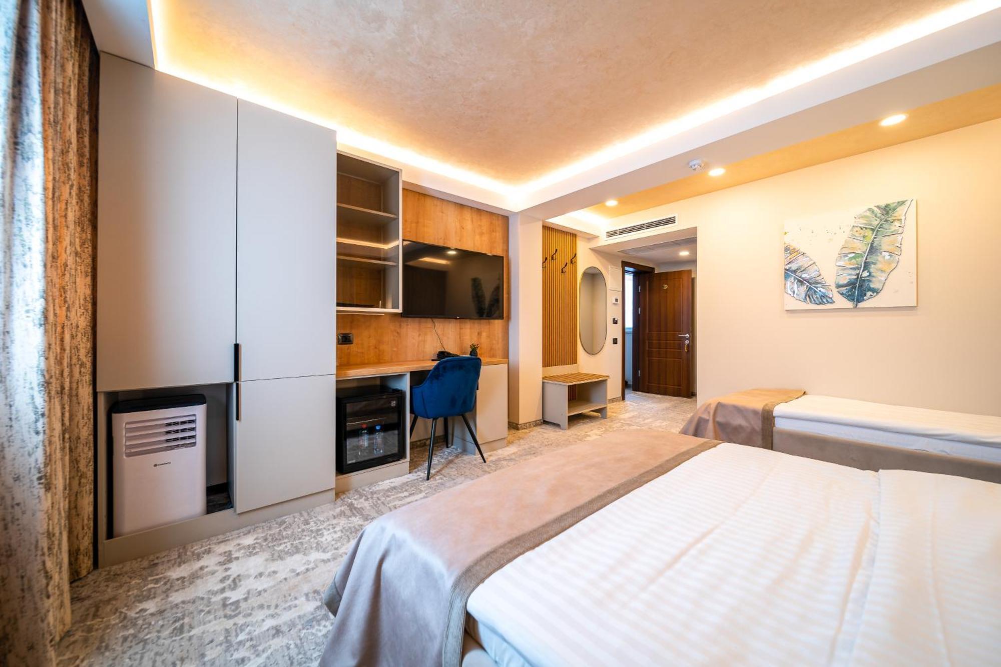 Hotel Rk Ghimbav 외부 사진
