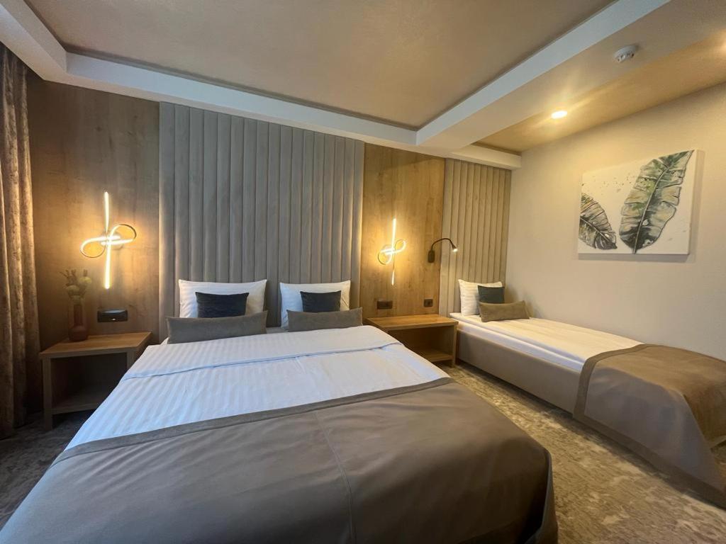 Hotel Rk Ghimbav 외부 사진