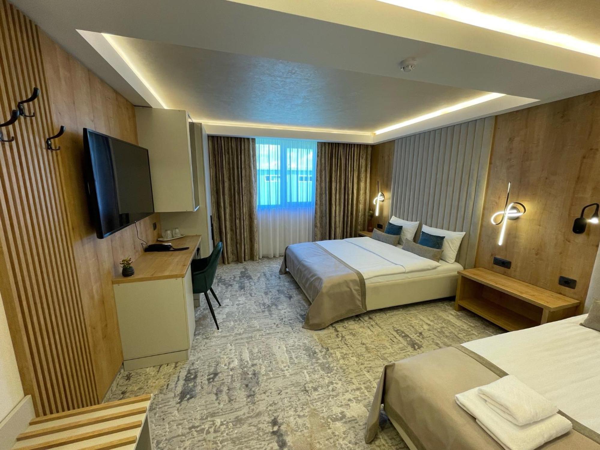 Hotel Rk Ghimbav 외부 사진